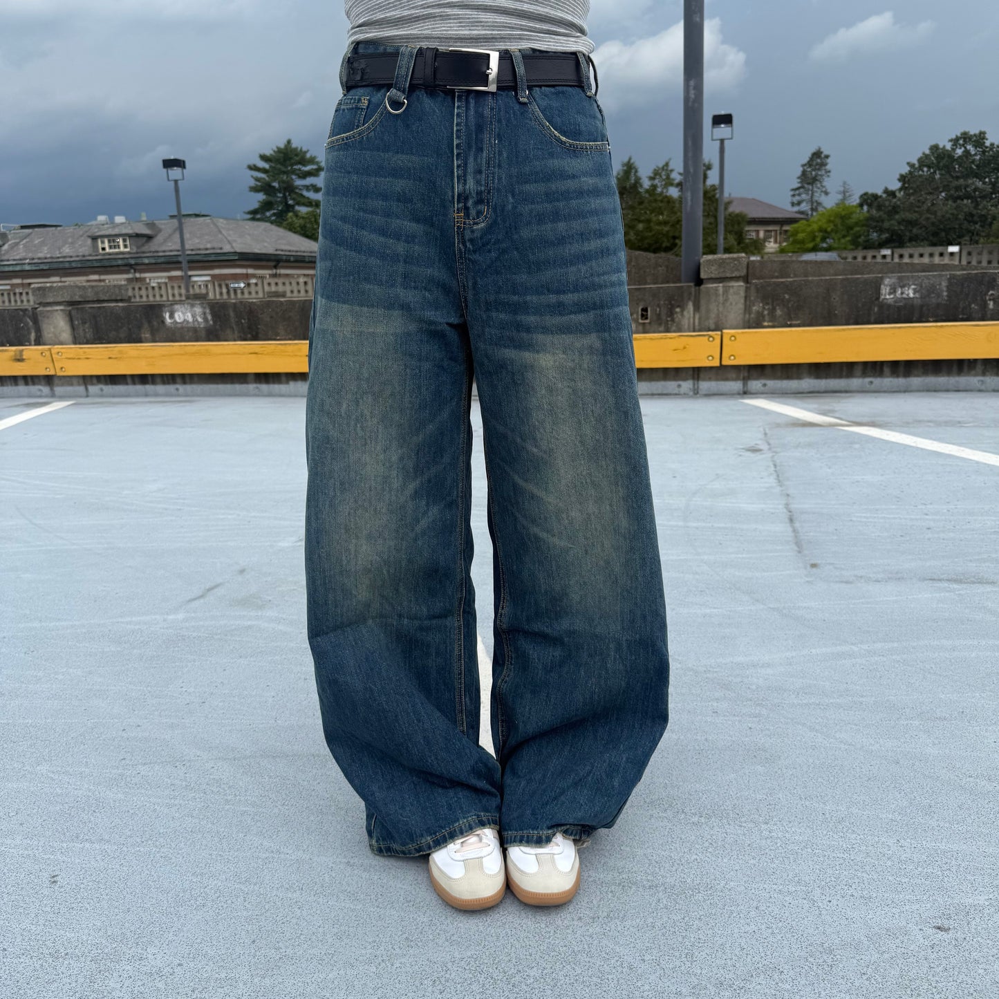 COLLEGE JEANS (BLUE)